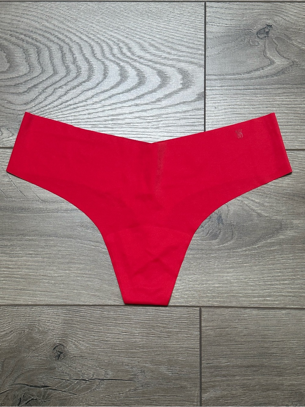 NEW Victoria’s Secret No Show Thong Panty Red Size Large